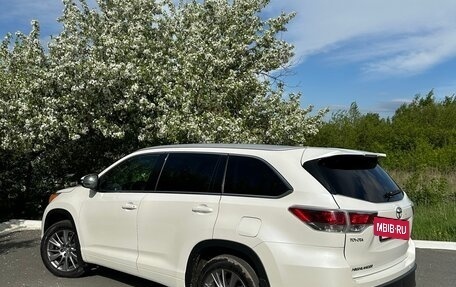 Toyota Highlander III, 2015 год, 3 000 000 рублей, 13 фотография
