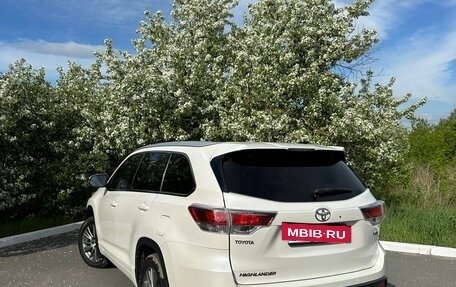 Toyota Highlander III, 2015 год, 3 000 000 рублей, 12 фотография