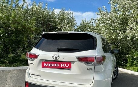 Toyota Highlander III, 2015 год, 3 000 000 рублей, 9 фотография