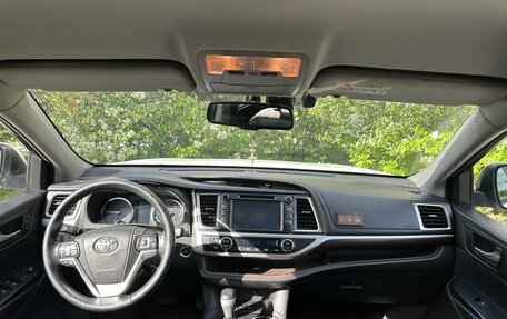 Toyota Highlander III, 2015 год, 3 000 000 рублей, 23 фотография