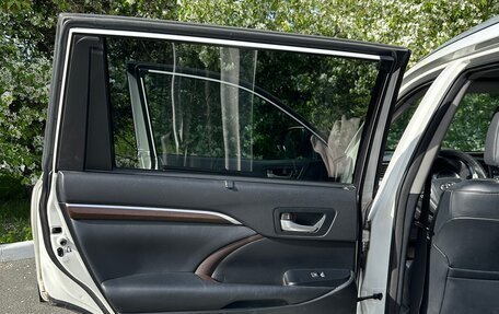 Toyota Highlander III, 2015 год, 3 000 000 рублей, 24 фотография
