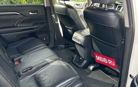 Toyota Highlander III, 2015 год, 3 000 000 рублей, 27 фотография