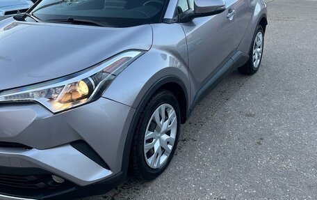 Toyota C-HR I рестайлинг, 2018 год, 2 490 000 рублей, 13 фотография
