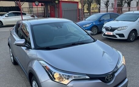 Toyota C-HR I рестайлинг, 2018 год, 2 490 000 рублей, 9 фотография