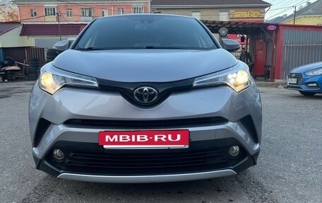 Toyota C-HR I рестайлинг, 2018 год, 2 490 000 рублей, 8 фотография