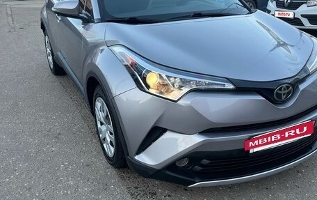 Toyota C-HR I рестайлинг, 2018 год, 2 490 000 рублей, 10 фотография