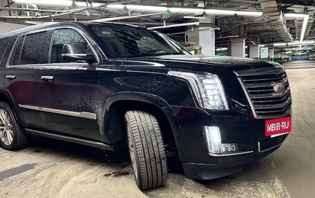 Cadillac Escalade IV, 2018 год, 5 300 000 рублей, 2 фотография
