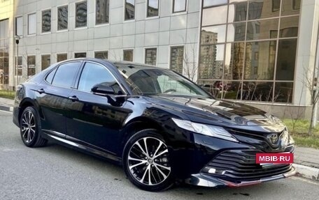 Toyota Camry, 2020 год, 3 100 000 рублей, 2 фотография