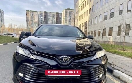 Toyota Camry, 2020 год, 3 100 000 рублей, 10 фотография