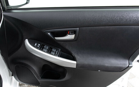 Toyota Prius, 2012 год, 1 099 000 рублей, 18 фотография