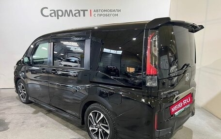 Honda Stepwgn IV, 2019 год, 2 450 000 рублей, 5 фотография