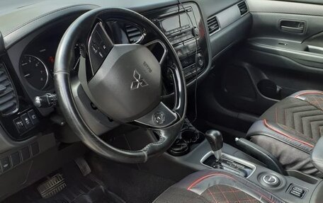 Mitsubishi Outlander III рестайлинг 3, 2015 год, 1 800 000 рублей, 6 фотография