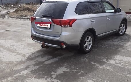 Mitsubishi Outlander III рестайлинг 3, 2015 год, 1 800 000 рублей, 11 фотография