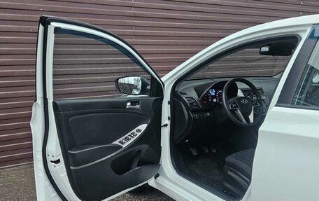 Hyundai Solaris II рестайлинг, 2015 год, 950 000 рублей, 9 фотография