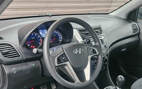 Hyundai Solaris II рестайлинг, 2015 год, 950 000 рублей, 13 фотография