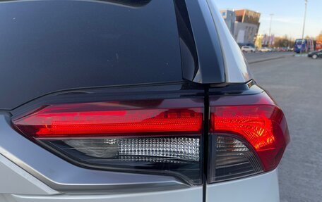Toyota RAV4, 2020 год, 3 250 000 рублей, 6 фотография