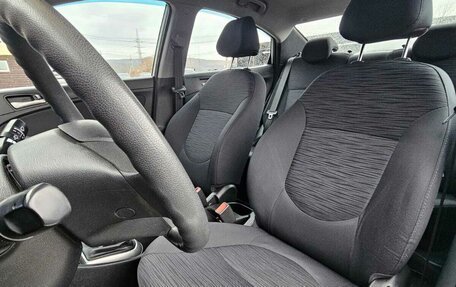 Hyundai Solaris II рестайлинг, 2015 год, 950 000 рублей, 23 фотография