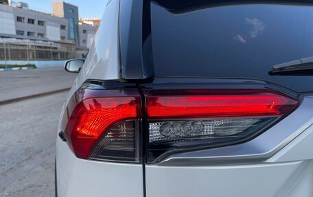 Toyota RAV4, 2020 год, 3 250 000 рублей, 5 фотография
