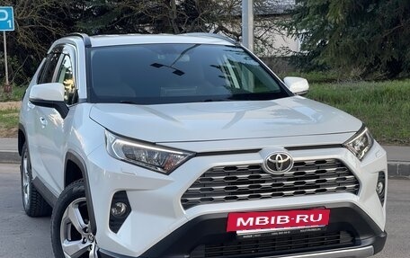 Toyota RAV4, 2020 год, 3 250 000 рублей, 8 фотография
