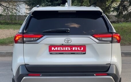 Toyota RAV4, 2020 год, 3 250 000 рублей, 4 фотография