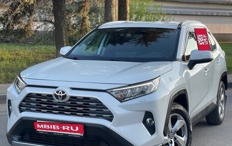 Toyota RAV4, 2020 год, 3 250 000 рублей, 2 фотография