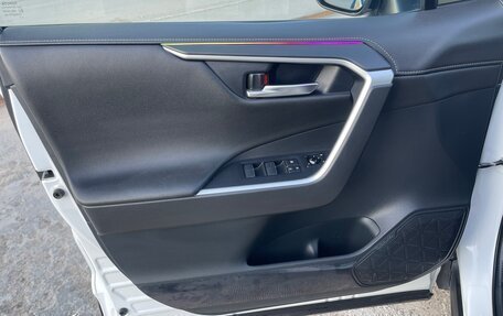 Toyota RAV4, 2020 год, 3 250 000 рублей, 12 фотография