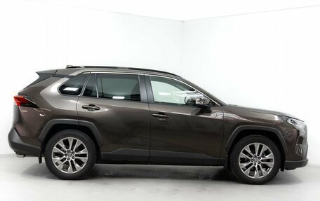 Toyota RAV4, 2021 год, 3 090 000 рублей, 4 фотография