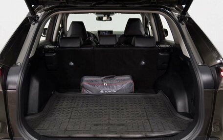 Toyota RAV4, 2021 год, 3 090 000 рублей, 18 фотография