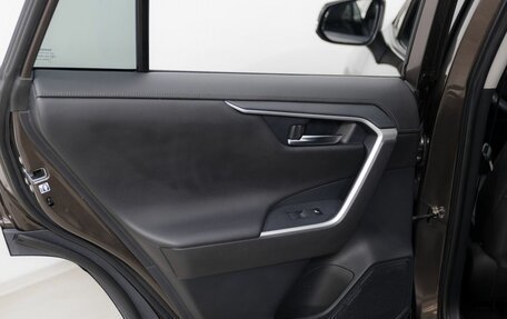 Toyota RAV4, 2021 год, 3 090 000 рублей, 16 фотография