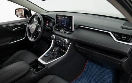 Toyota RAV4, 2021 год, 3 090 000 рублей, 24 фотография