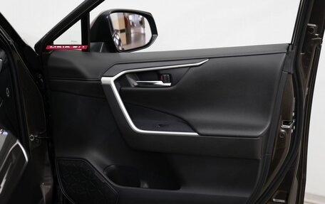 Toyota RAV4, 2021 год, 3 090 000 рублей, 22 фотография