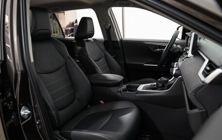 Toyota RAV4, 2021 год, 3 090 000 рублей, 23 фотография
