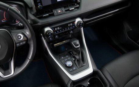 Toyota RAV4, 2021 год, 3 090 000 рублей, 28 фотография