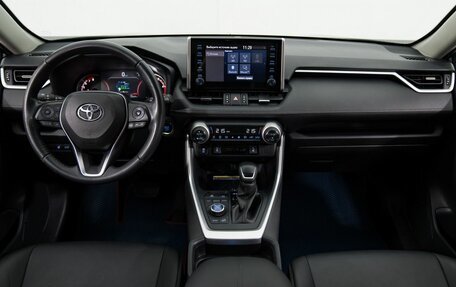 Toyota RAV4, 2021 год, 3 090 000 рублей, 26 фотография