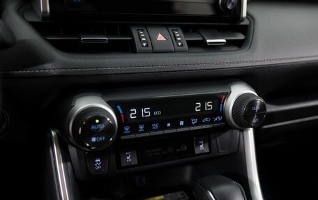 Toyota RAV4, 2021 год, 3 090 000 рублей, 32 фотография