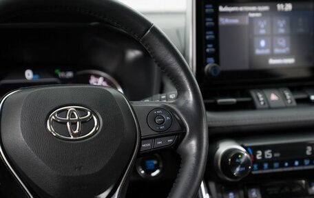 Toyota RAV4, 2021 год, 3 090 000 рублей, 31 фотография