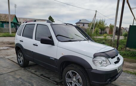 Chevrolet Niva I рестайлинг, 2014 год, 760 000 рублей, 3 фотография
