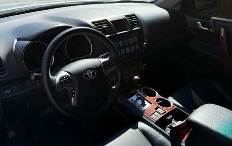 Toyota Highlander III, 2011 год, 2 100 000 рублей, 11 фотография