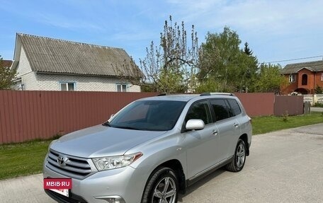 Toyota Highlander III, 2011 год, 2 100 000 рублей, 7 фотография