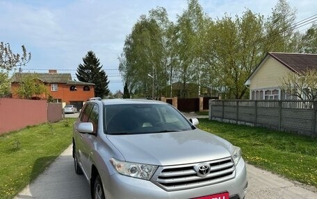 Toyota Highlander III, 2011 год, 2 100 000 рублей, 5 фотография