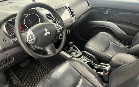 Mitsubishi Outlander III рестайлинг 3, 2007 год, 900 000 рублей, 9 фотография