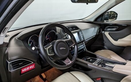 Jaguar F-Pace, 2017 год, 2 600 000 рублей, 29 фотография