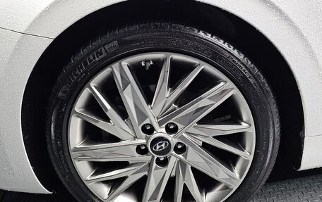 Hyundai Grandeur, 2021 год, 2 100 000 рублей, 15 фотография