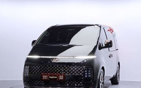 Hyundai Staria, 2022 год, 2 550 000 рублей, 2 фотография