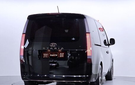 Hyundai Staria, 2022 год, 2 550 000 рублей, 4 фотография