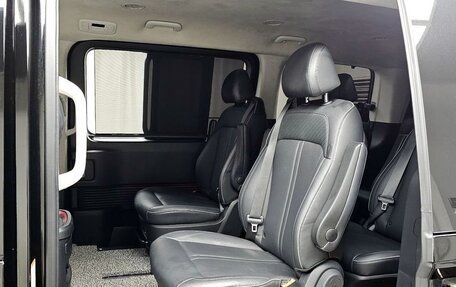 Hyundai Staria, 2022 год, 2 550 000 рублей, 7 фотография