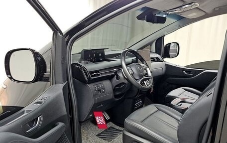 Hyundai Staria, 2022 год, 2 550 000 рублей, 5 фотография