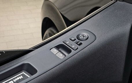 Hyundai Staria, 2022 год, 2 550 000 рублей, 17 фотография