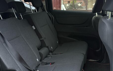 Toyota Sienta II, 2019 год, 1 900 000 рублей, 6 фотография