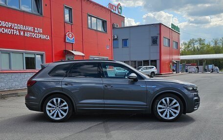 Volkswagen Touareg III, 2018 год, 5 000 000 рублей, 18 фотография